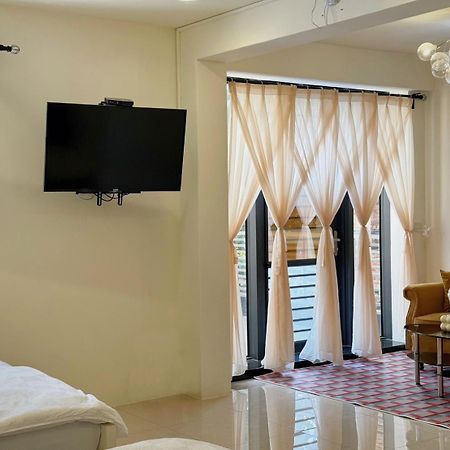Kaohsiung Raifong Corner Homestay Buitenkant foto