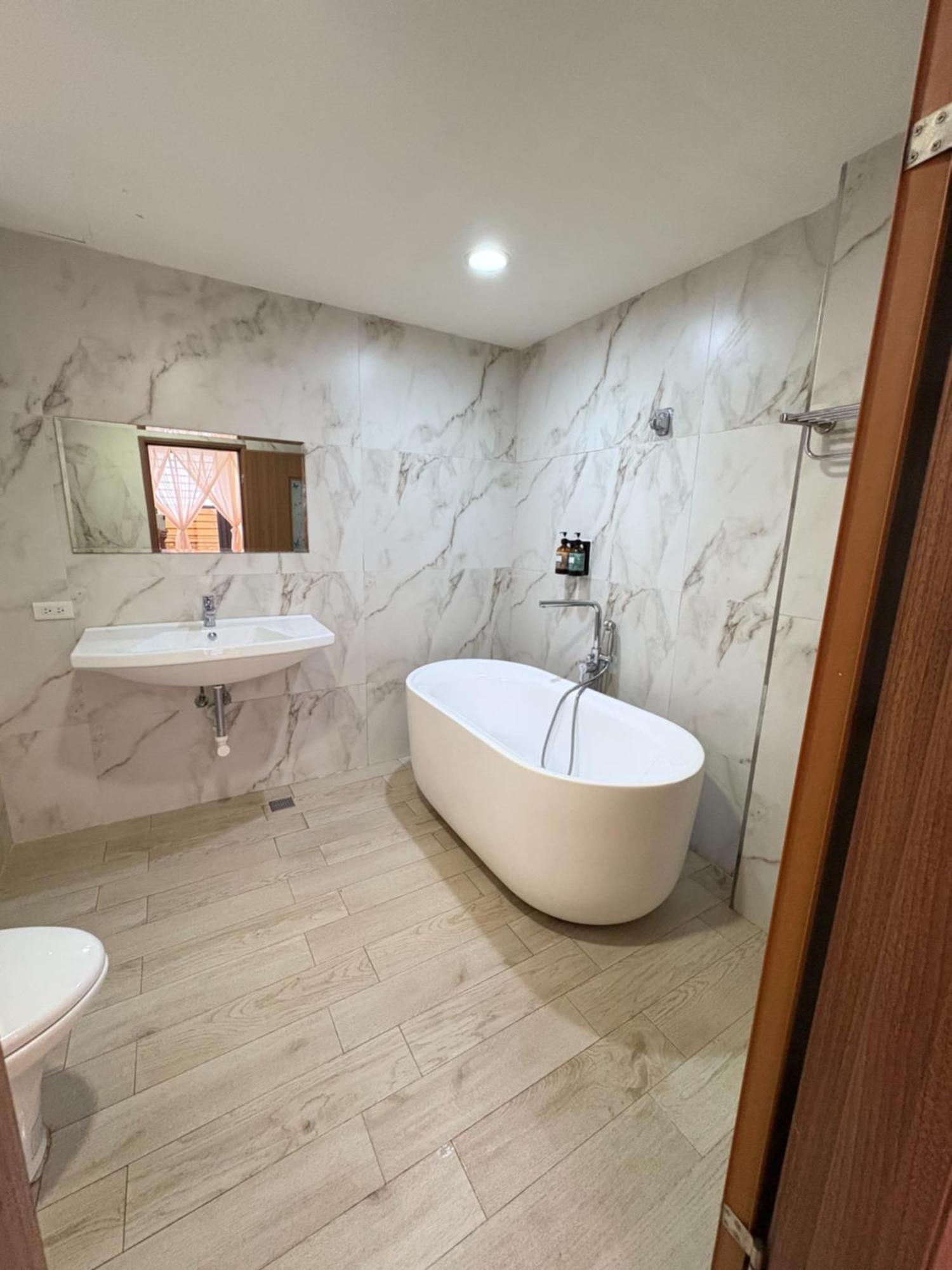 Kaohsiung Raifong Corner Homestay Buitenkant foto