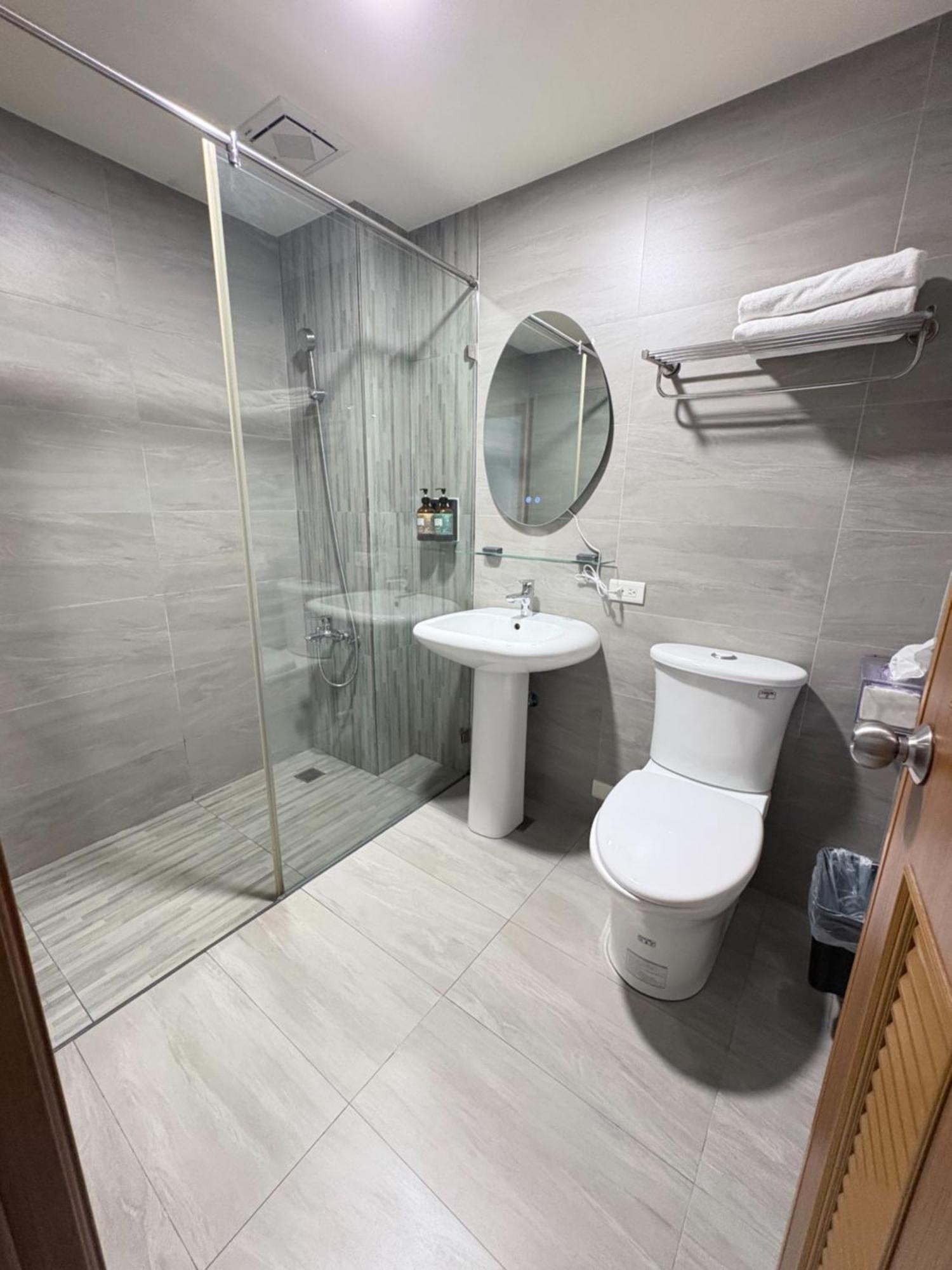 Kaohsiung Raifong Corner Homestay Buitenkant foto