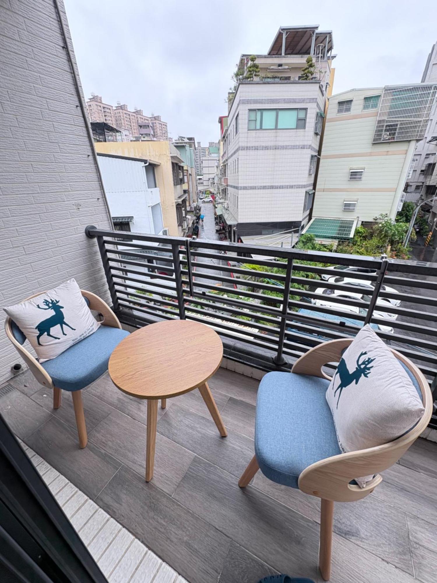 Kaohsiung Raifong Corner Homestay Buitenkant foto